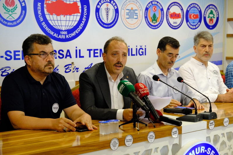 Memur-Sen 4 Aşamalı Eylem Planı Başlattı Ülke genelinde 4 aşamalı eylem planı başlattıklarını ifade eden Büro